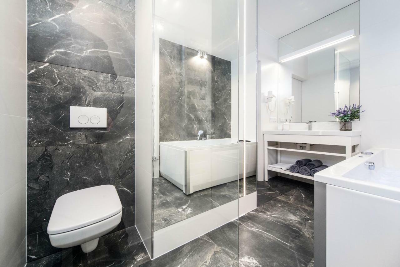 Jacuzzi Apartments 克拉科夫 外观 照片